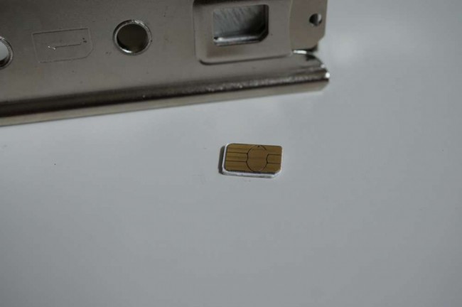 Moto X Nano SIM卡剪卡教程