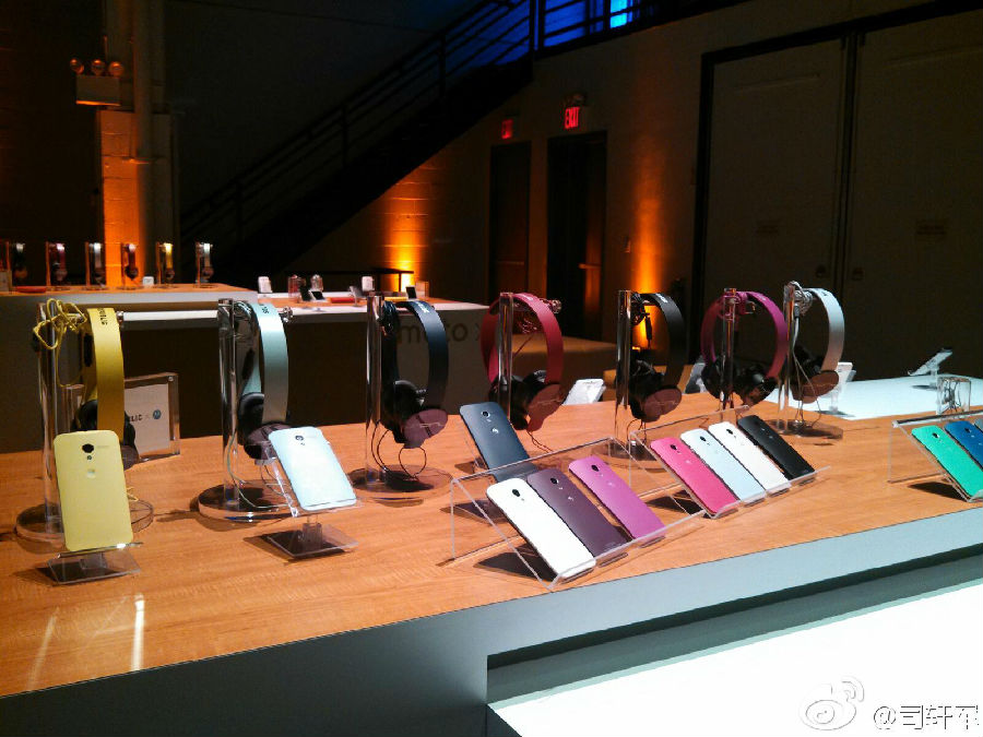 MOTO X 支持2000多种搭配