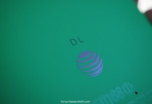 Droid Life已经拿到定制版的Moto X,后盖镭射DL_爱黑武