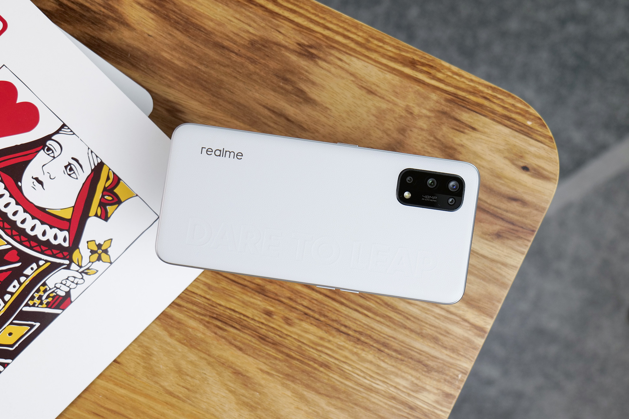 realme Q2 Pro (图:@大肥皂)