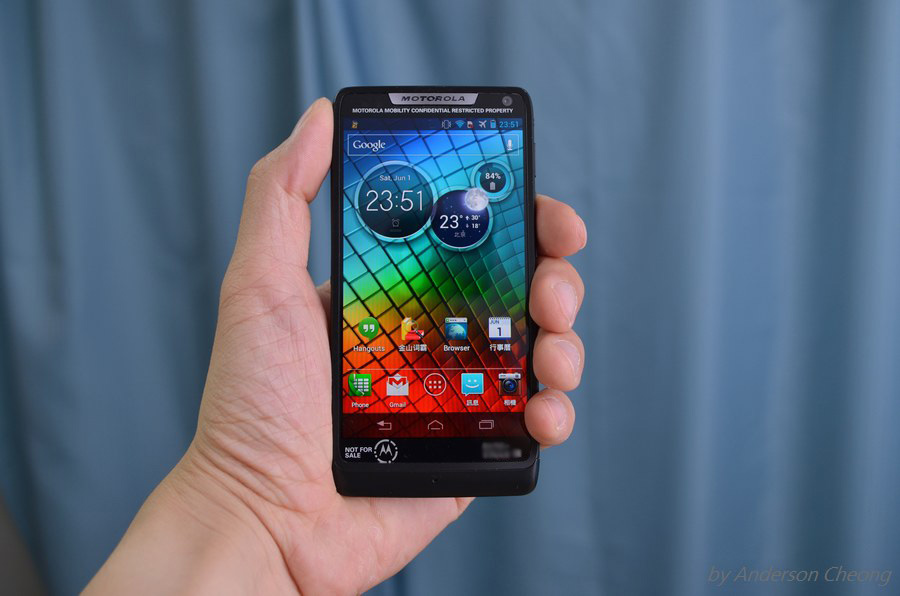RAZR i XT890试玩感受