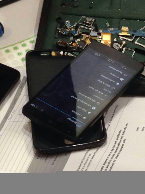 马来西亚LG服务中心泄漏Nexus 5开箱图组