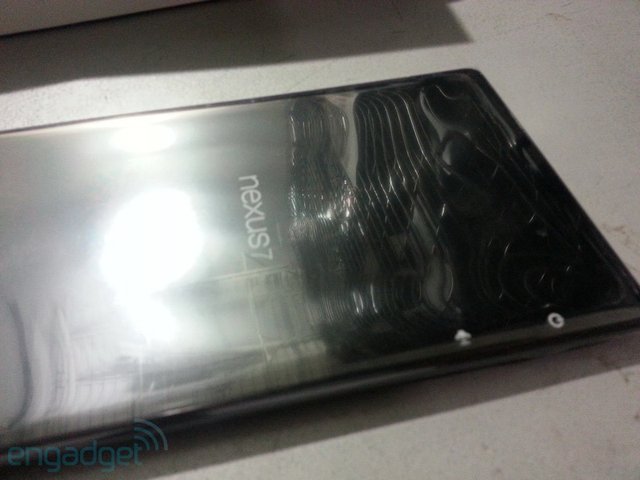 搭载Android 4.3的新Nexus7真机及包装亮相 搭载Android 4.3的新Nexus7真机及包装亮相