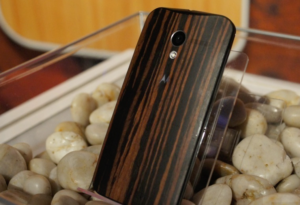 MOTO X木质后盖版将在感恩节开放定制_爱黑武