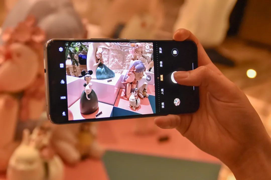 “斩女机”了解一下?vivo S7e 轻测评 “斩女机”了解一下?vivo S7e 轻测评
