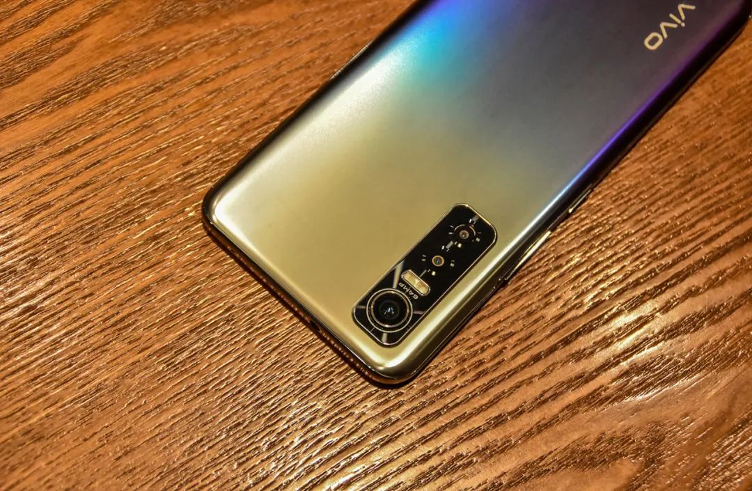 “斩女机”了解一下?vivo S7e 轻测评 “斩女机”了解一下?vivo S7e 轻测评