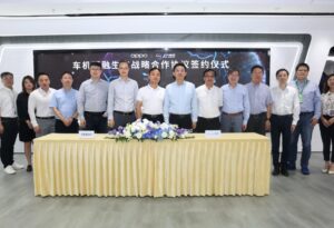 OPPO签约上汽集团 共建车机互融新生态_爱黑武