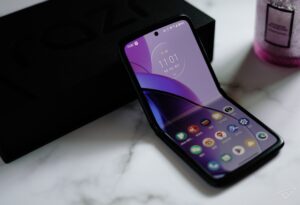 moto razr 2022体验:傲人的气质,是值得骄傲的拥有_爱黑武