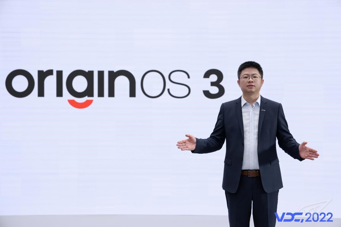 vivo 副总裁、OS产品副总裁周围介绍OriginOS 3